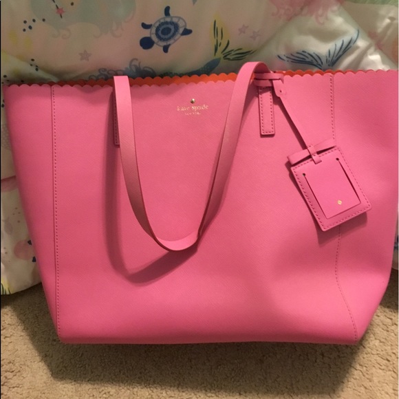 kate spade Handbags - Kate Spade Tote *Final Markdown*